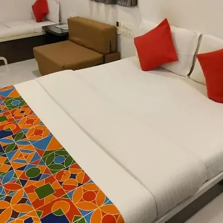 Fabexpress Satellite Hotel